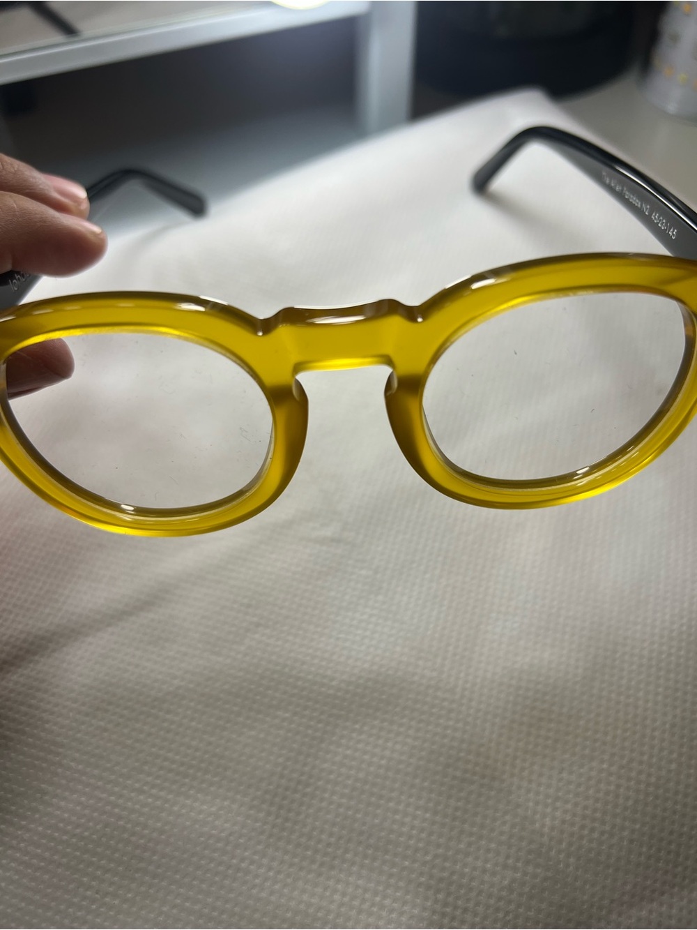 Lohaue Yellow Round Frame Sunglasses - Picture 5 of 11